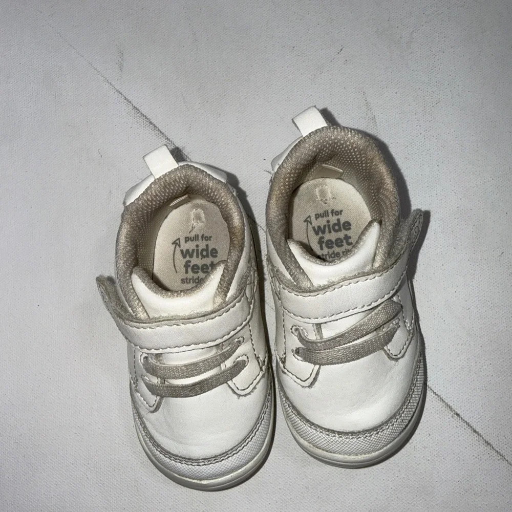 Stride Rite 360 Taye 2.0 Toddler Shoes‎ – Size 4M – White – APMA Approved – Used